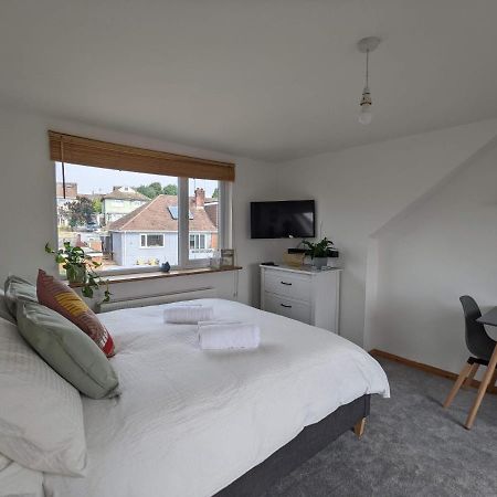 *Large Unique Retro Private Attic & Bathroom* Brighton Exterior photo