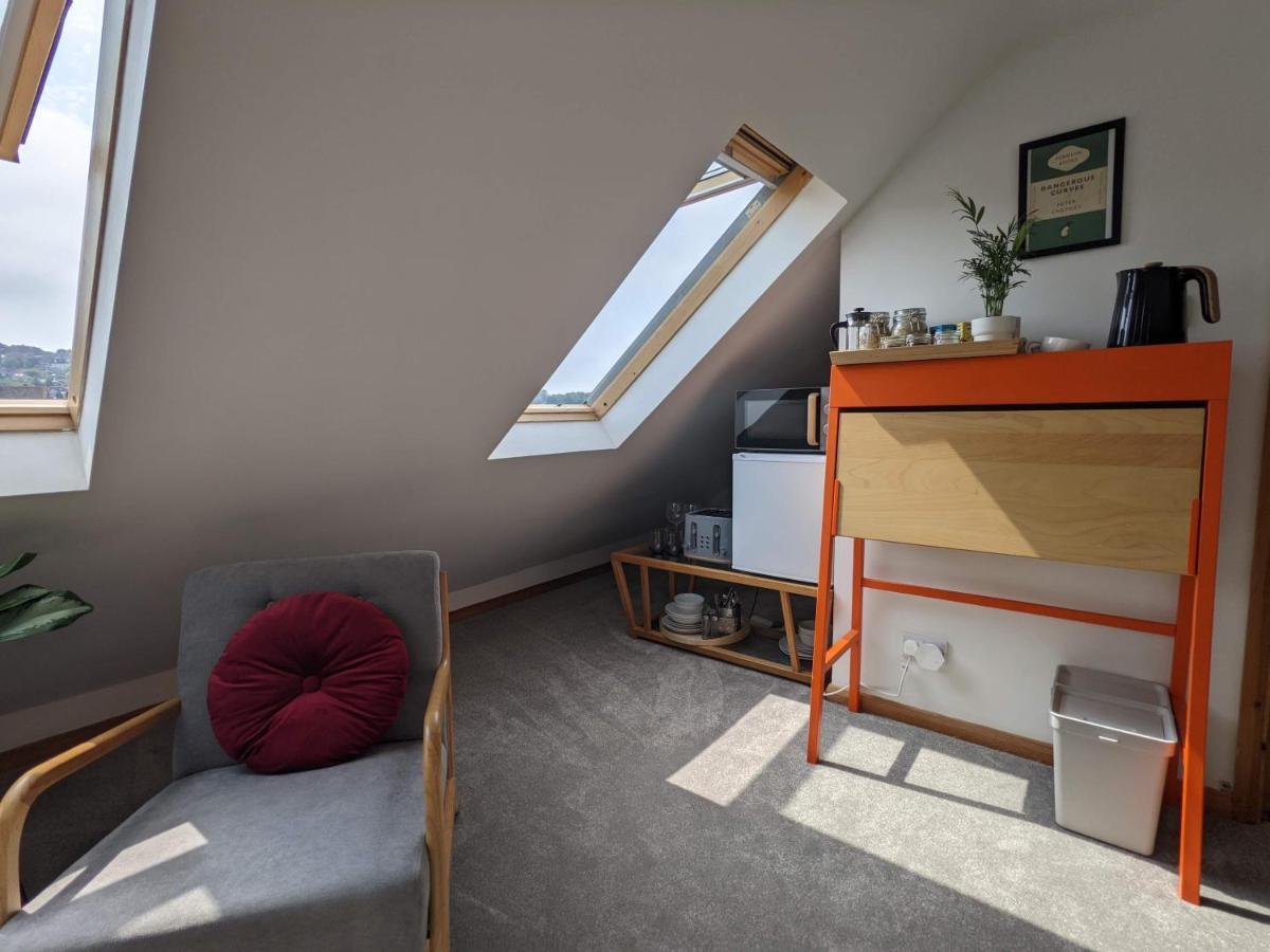 *Large Unique Retro Private Attic & Bathroom* Brighton Exterior photo